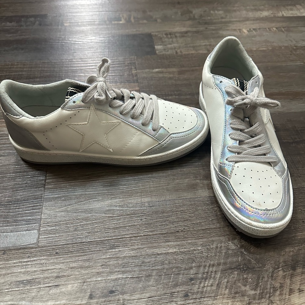 ShuShop White Iridescent Accent Women’s Sneakers